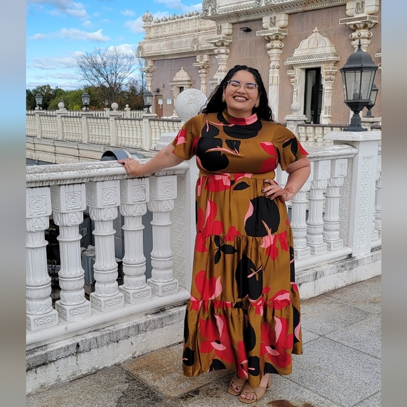 Meet your Posher, Amanda - Picture 2 of 3